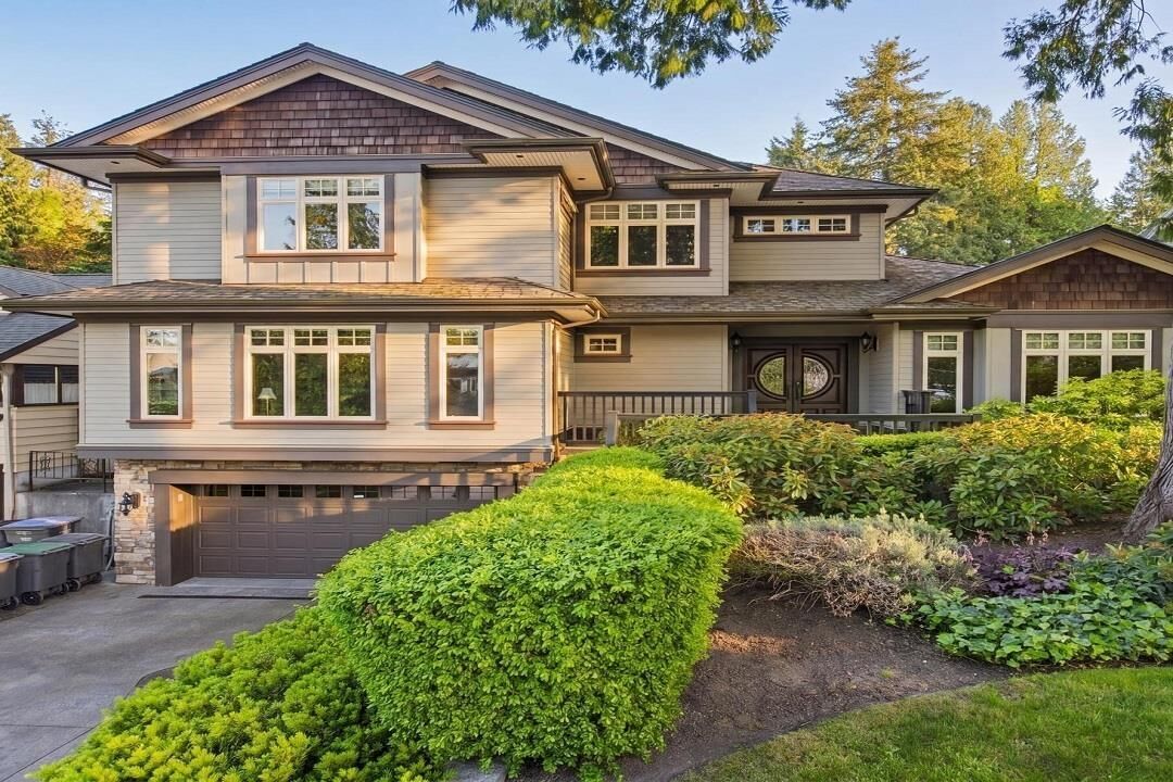 Property Photo:  12536 26A Avenue  BC V4A 2M2 