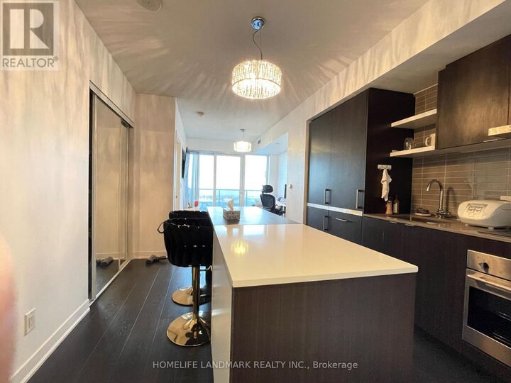 Property Photo: 88 Harbour Street 4308 ON M5J 0C3