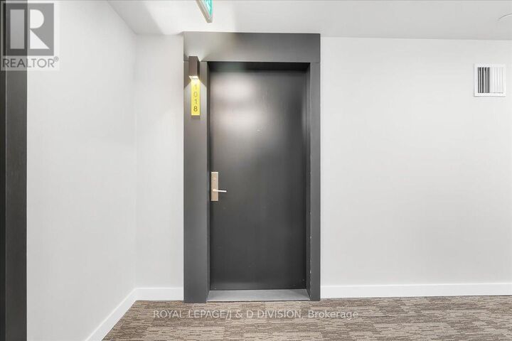 Property Photo:  158 Front Street East 1018  ON M5A 0K9 