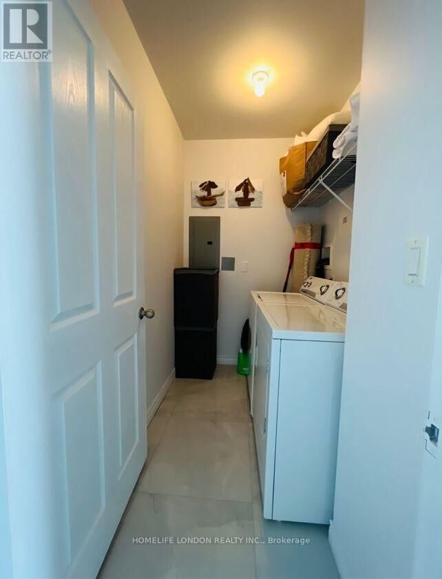Property Photo:  353 Southwest Commissioners Road West 611  ON N6J 0A3 