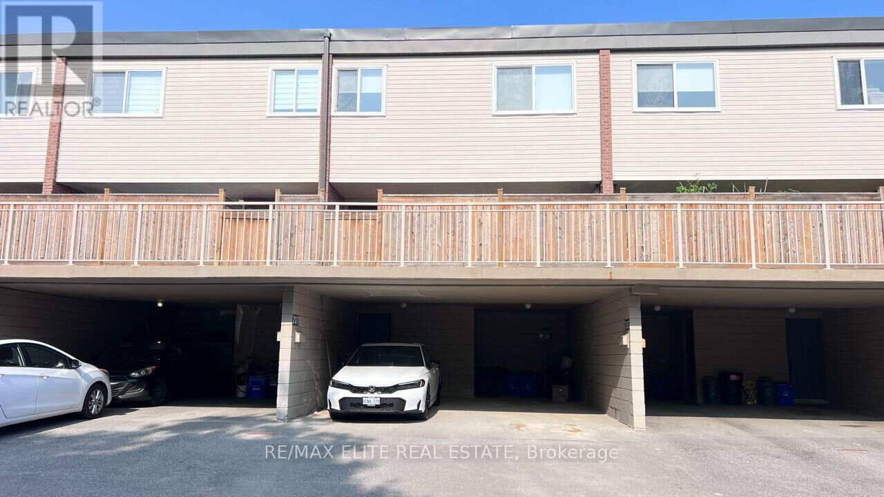 Property Photo:  205 Milestone Crescent  ON L4G 3M2 
