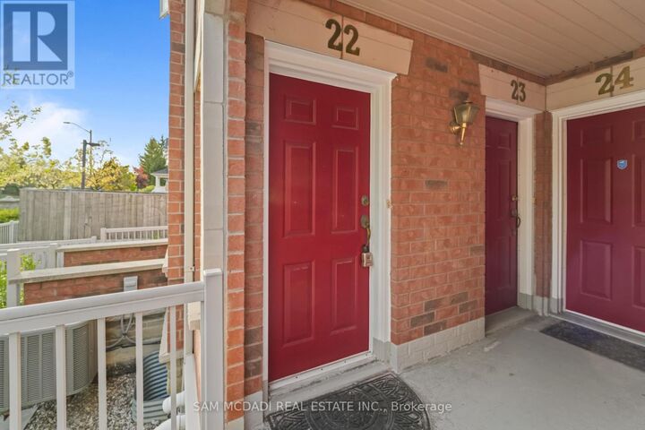 Property Photo: 3055 Elmcreek Road 22 ON L5B 4J9