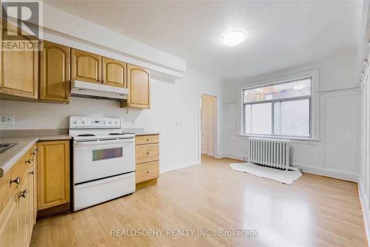 Property Photo:  66 Dorval Drive  ON M6P 2B6 