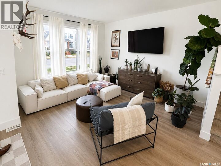 Property Photo:  145 Rosewood Boulevard E  SK S7V 0P4 