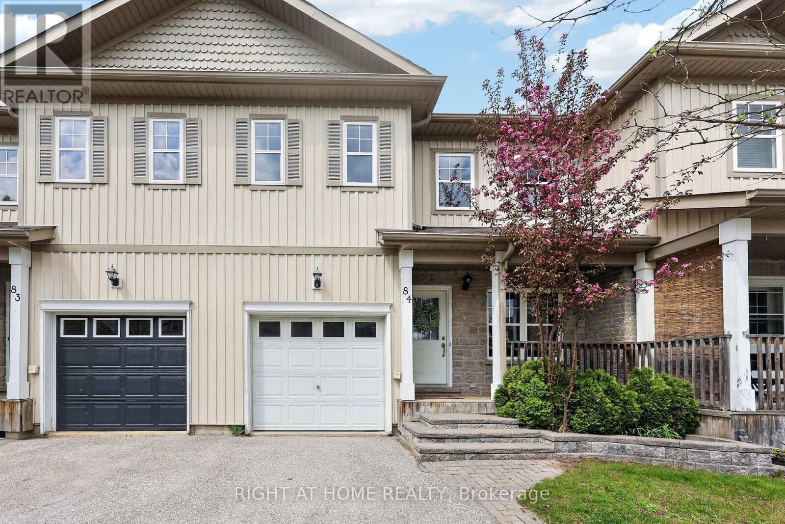 Property Photo:  800 West Ridge Boulevard 84  ON L3V 0A1 