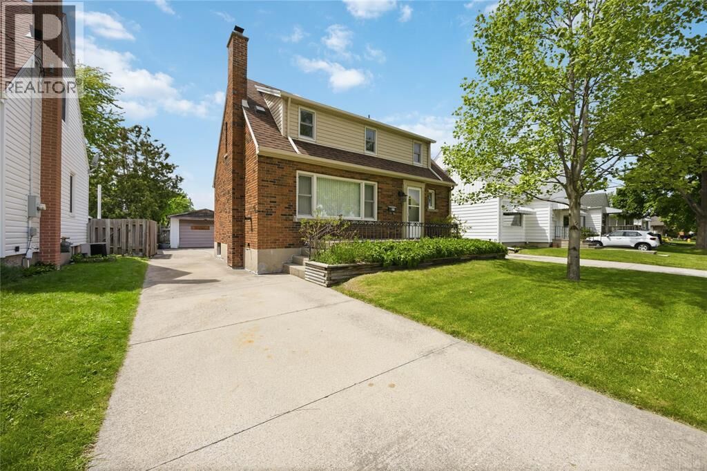 Property Photo:  371 Mack Avenue  ON N7T 3P7 