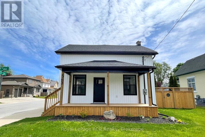 Property Photo:  563 7th Avenue  ON N4N 2J8 