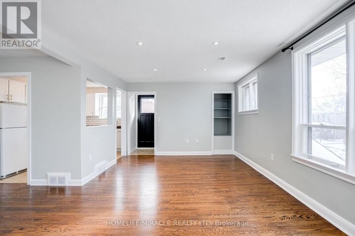 Property Photo:  34 Elizabeth Street South A  ON L6Y 1R1 