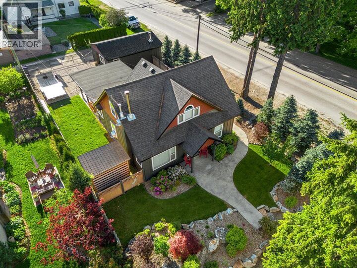 Property Photo:  98 2nd Avenue Northwest  BC V0G 1R0 