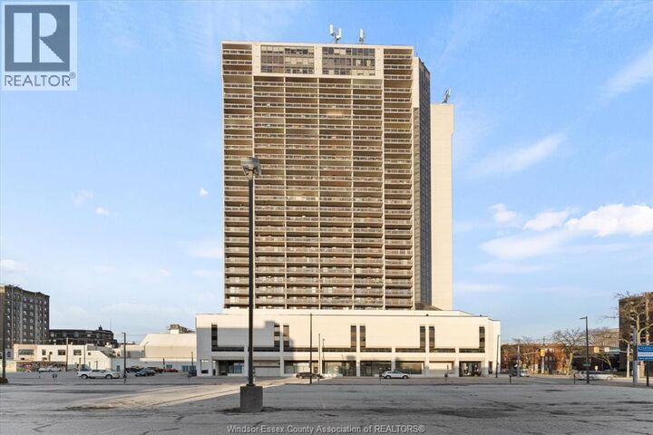 Property Photo: 150 Park Street West 1708 ON N9A 7A2