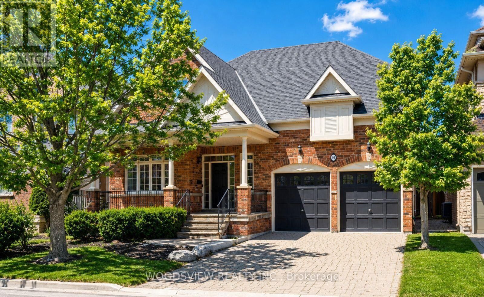 Property Photo:  19 Weslock Crescent  ON L4G 7Y9 