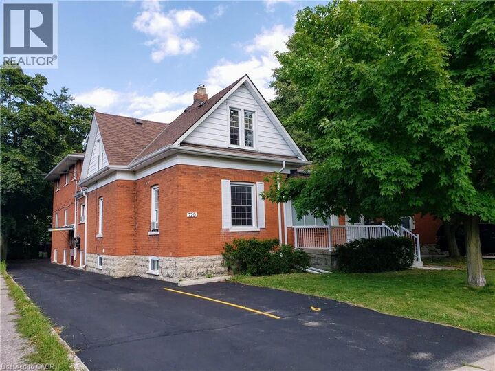 Property Photo:  729 Hamilton Street 2  ON N3H 3E5 