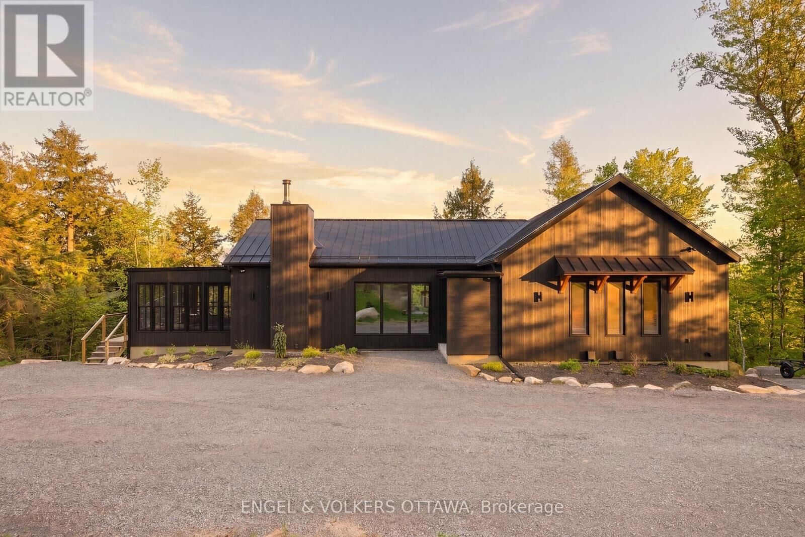 Property Photo: 189 Shady Maple Road ON K0J 1G0