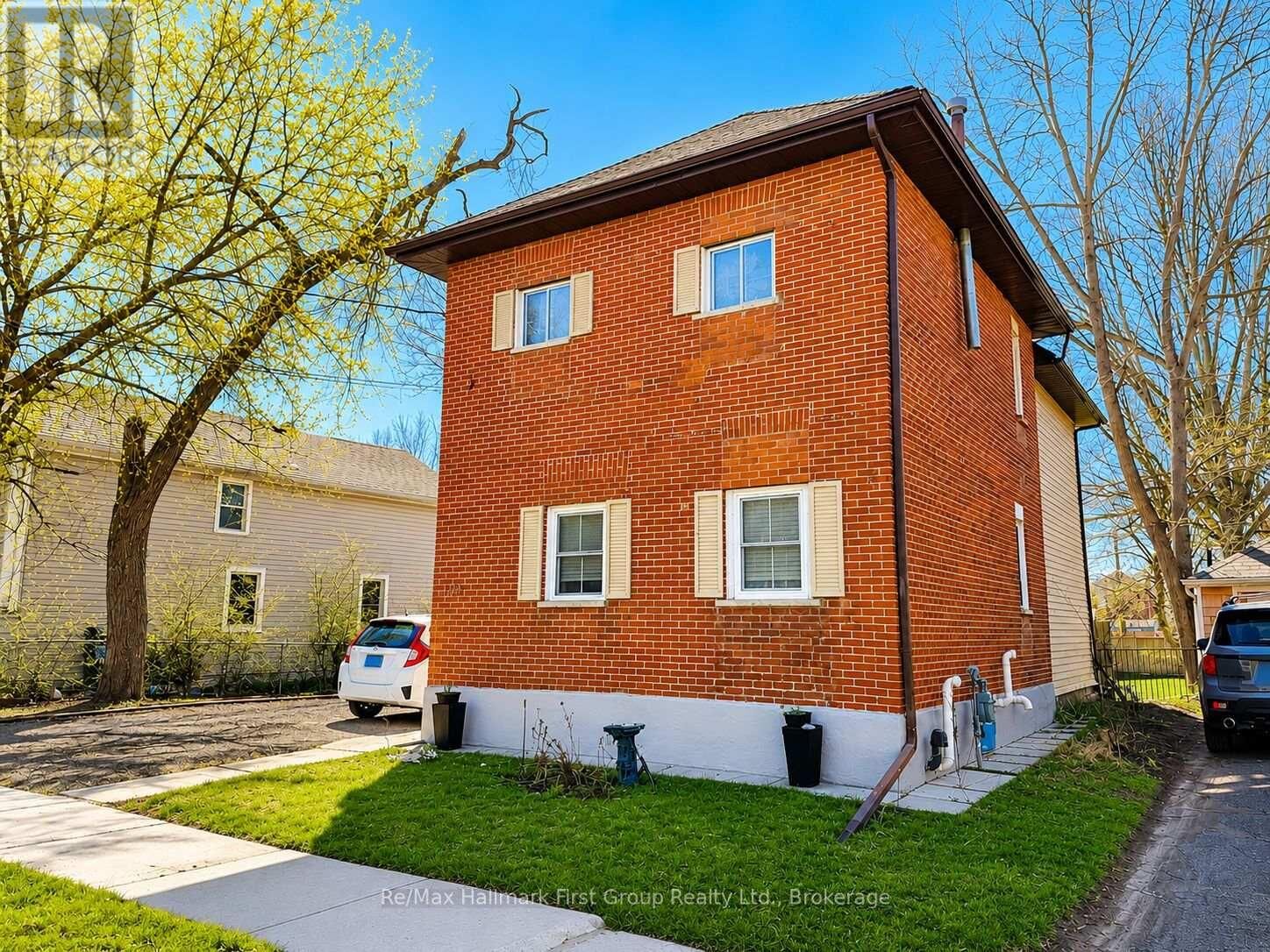 Property Photo: 509 Parnell Street Main ON K9J 4J3