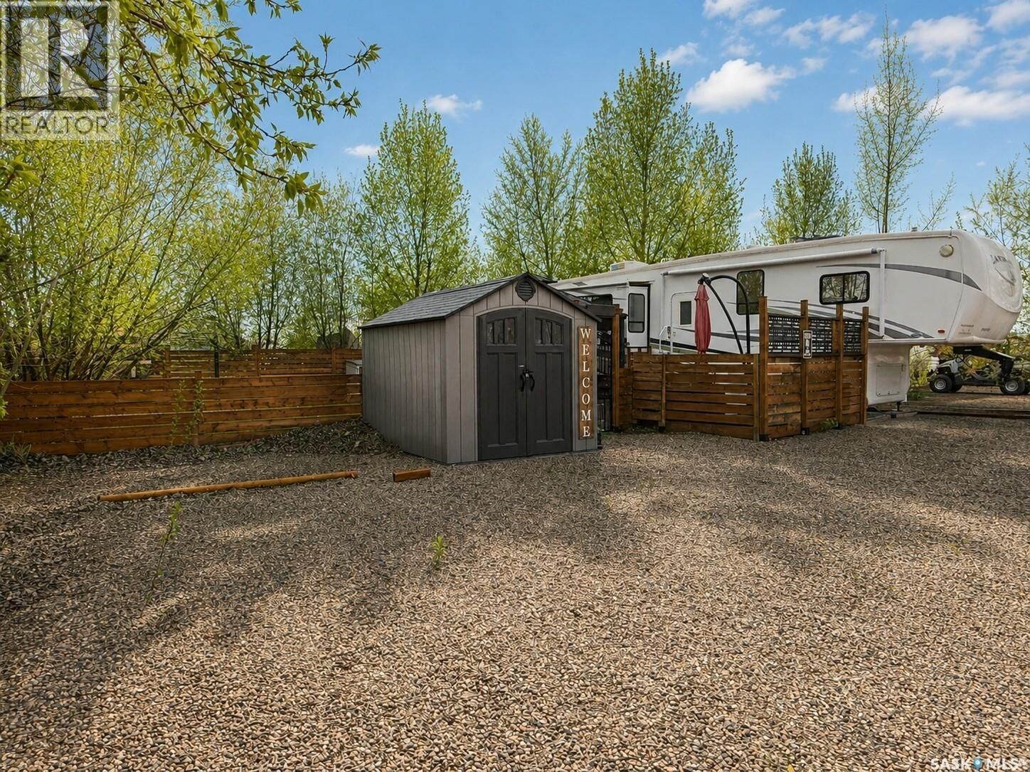 Property Photo:  424 Rv Drive  SK S0H 1J0 