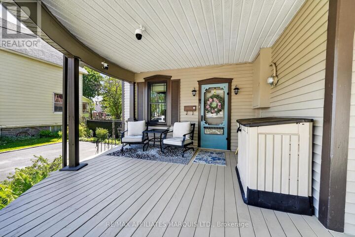 Property Photo:  127 Lawrence Avenue  ON K6H 4H4 