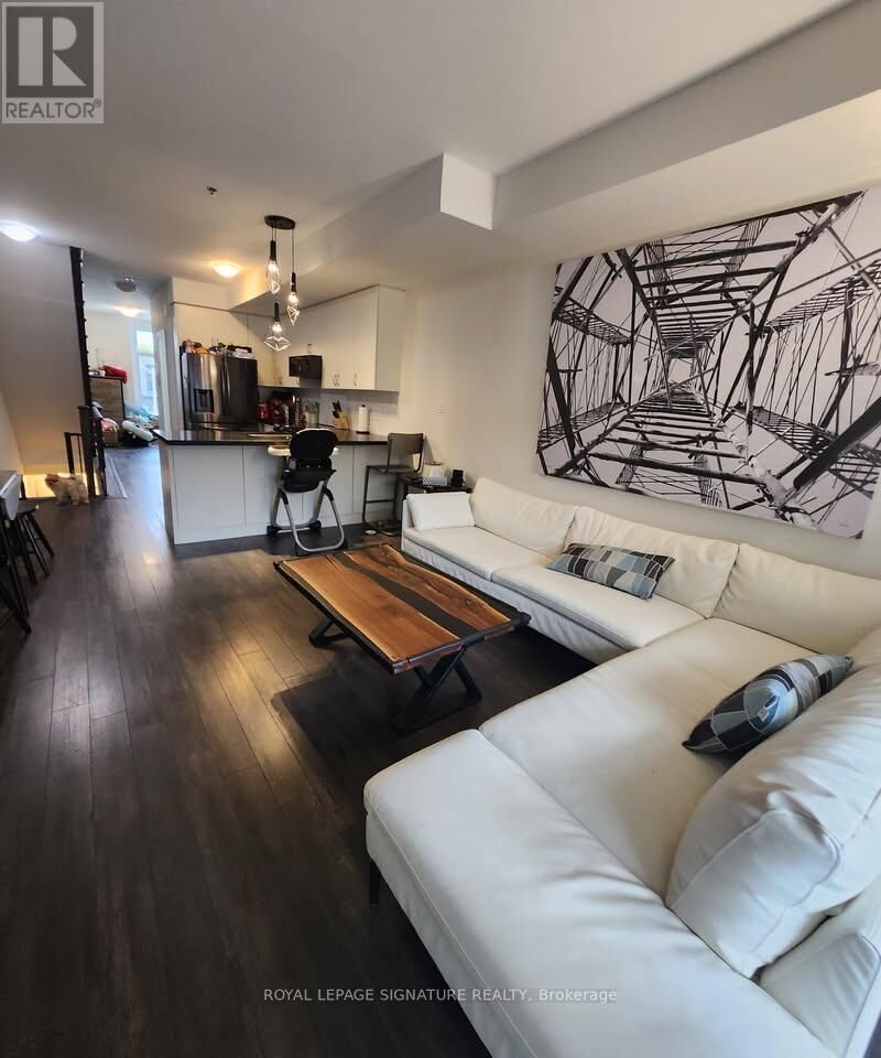 Property Photo:  41 Creekbank Road  ON M6L 0A3 