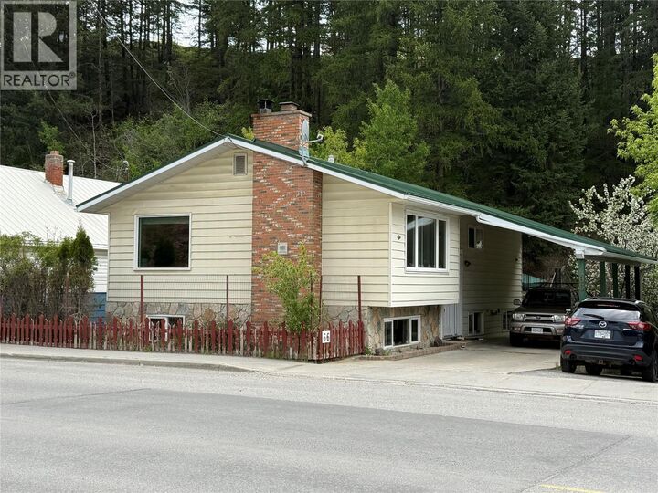Property Photo: 66 Wallinger Avenue BC V1A 1Y5