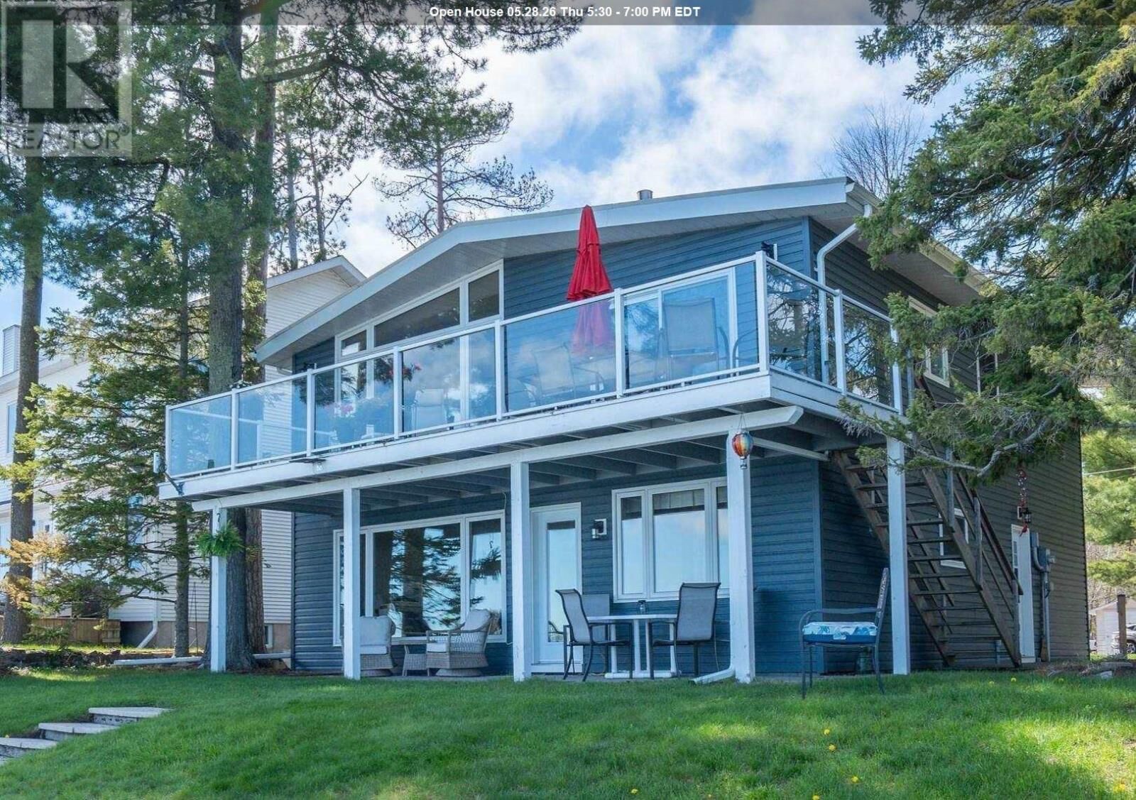 Photo de la propriété: 452 Red Pine Dr ON P6A 5K6
