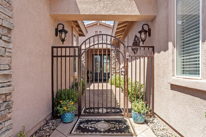 Property Photo: 77540 Barons Circle CA 92211
