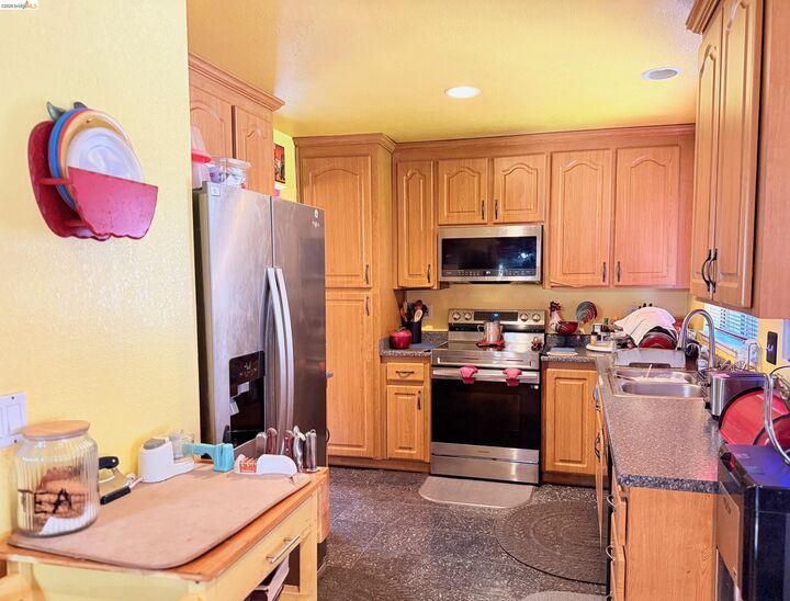Property Photo:  133 Meadowlark Way  CA 94547 