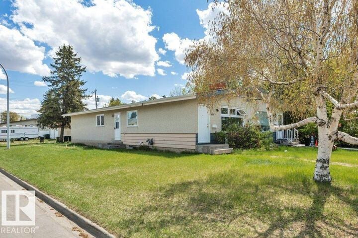 Property Photo:  8753 152 Street NW  AB T5R 1L9 