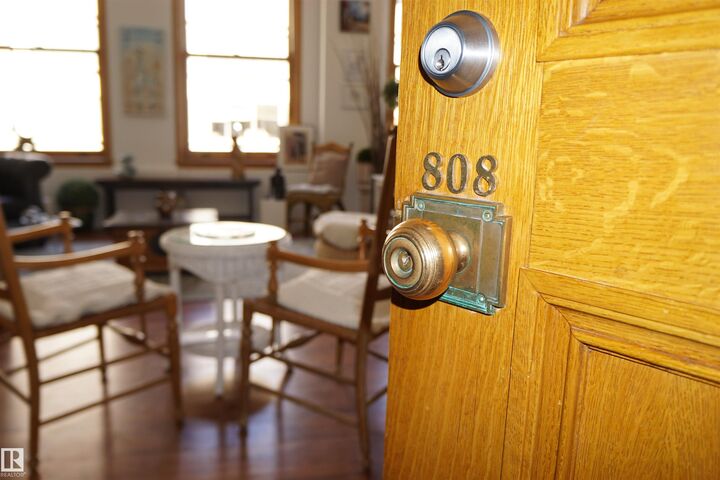 Property Photo: 10134 100 Street NW 808 AB T5J 0N8