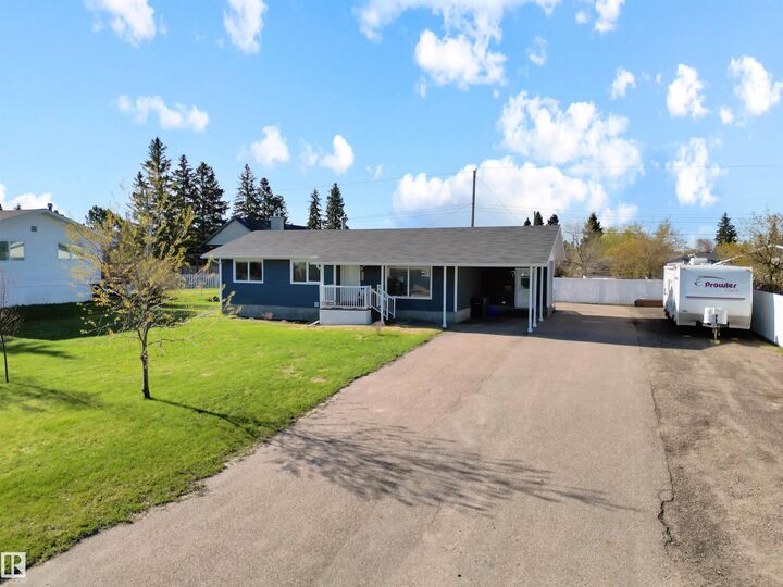 Property Photo:  803 12 Avenue  AB T9M 1H6 