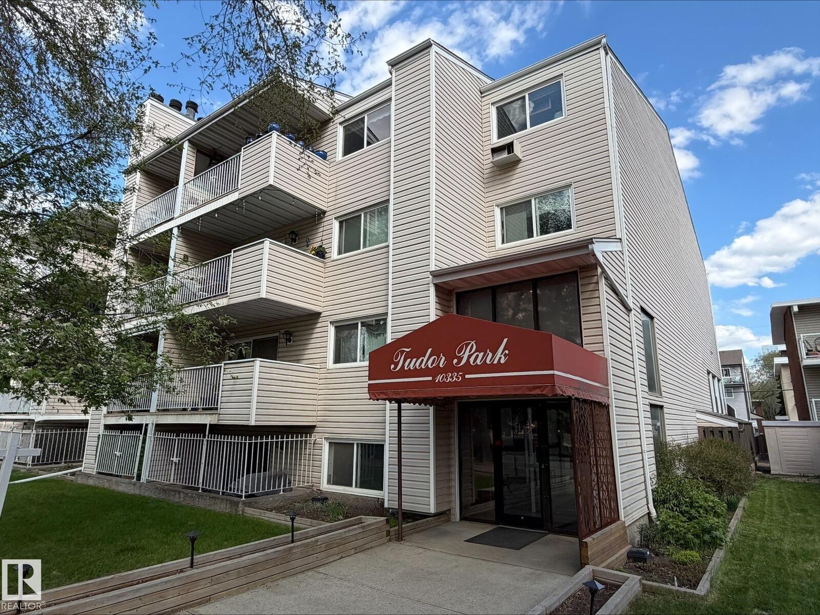 Property Photo:  10335 118 Street NW 403  AB T5K 1Y6 