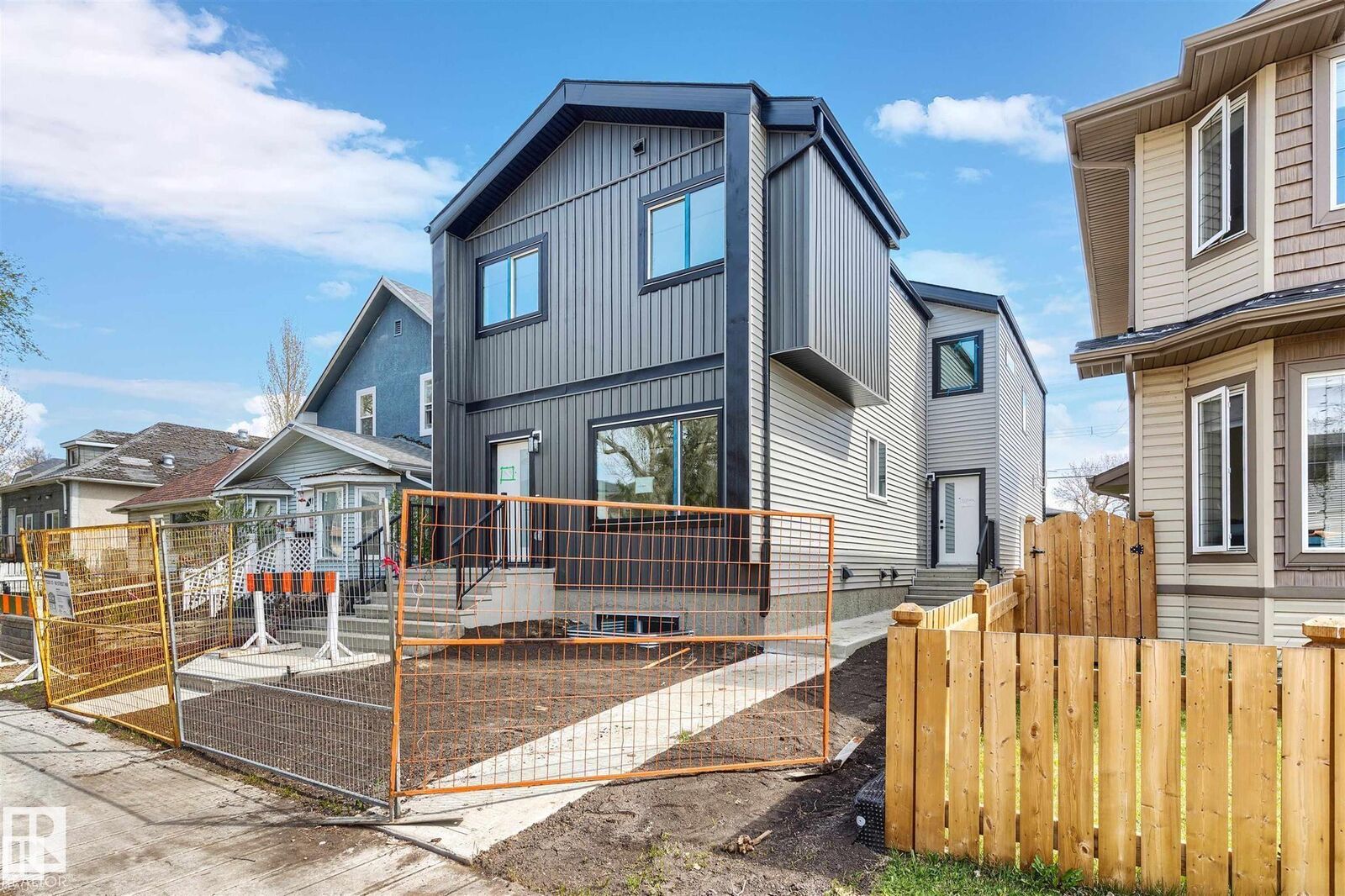Property Photo:  11229 96 Street NW  AB T5T 1G1 