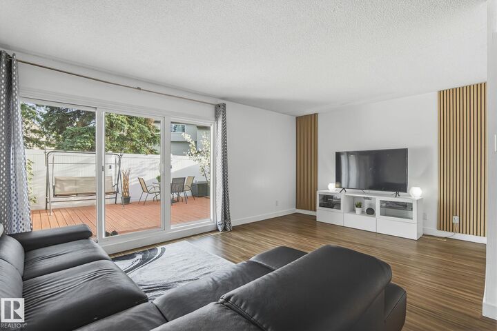 Property Photo:  28C Meadowlark Villege NW  AB T5R 5X4 