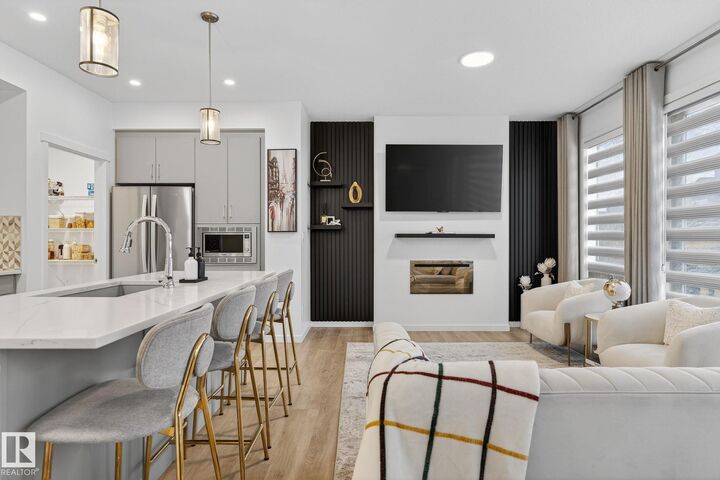Property Photo:  1091 Secord Promenade NW  AB T5T 7A7 
