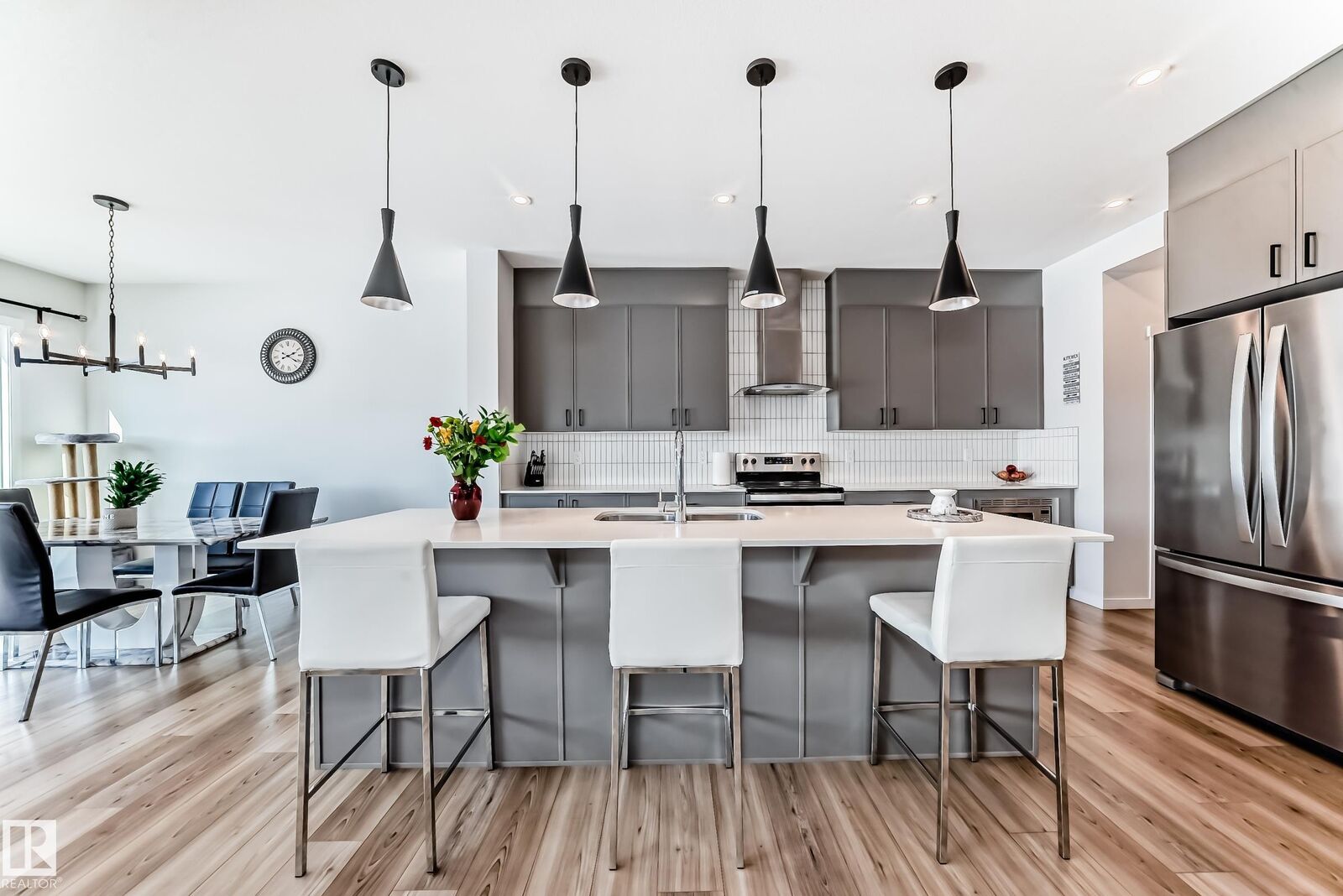Property Photo:  17608 49 Street NW  AB T5Y 4C6 