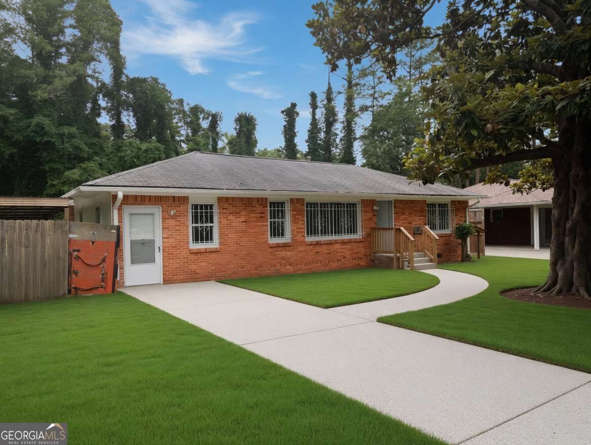 Property Photo: 1189 Rockcut Road GA 30297