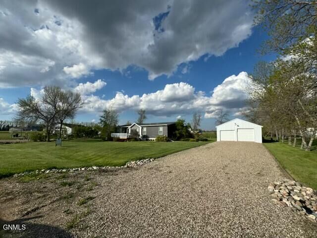 Property Photo:  2926 Cabin Drive  ND 58531 