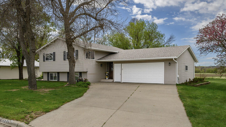 Property Photo:  305 1st Street SW  ND 58523 