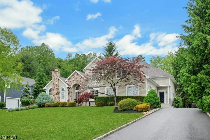 Property Photo:  5 Coe Farm Rd  NJ 07945 
