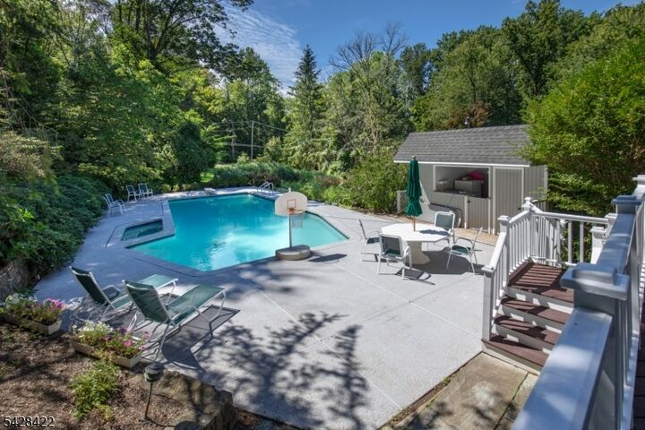 Property Photo:  270 Mendham Rd  NJ 07924 