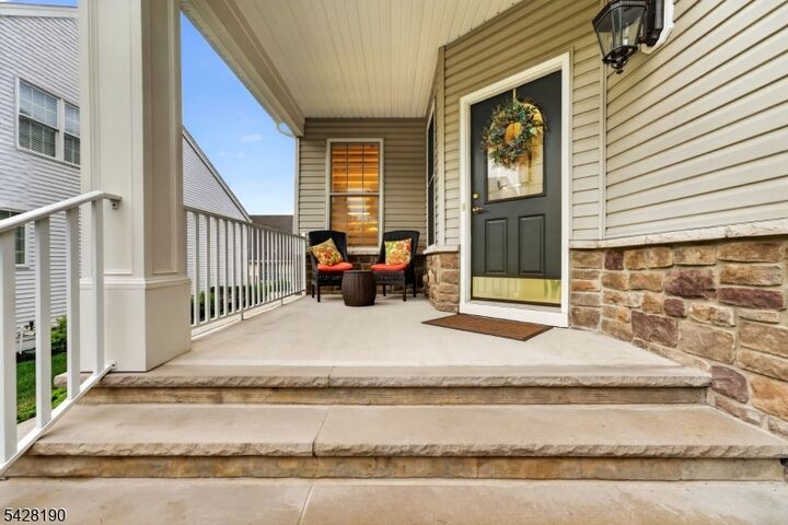 Property Photo:  4 Mayflower Ct  NJ 08873 