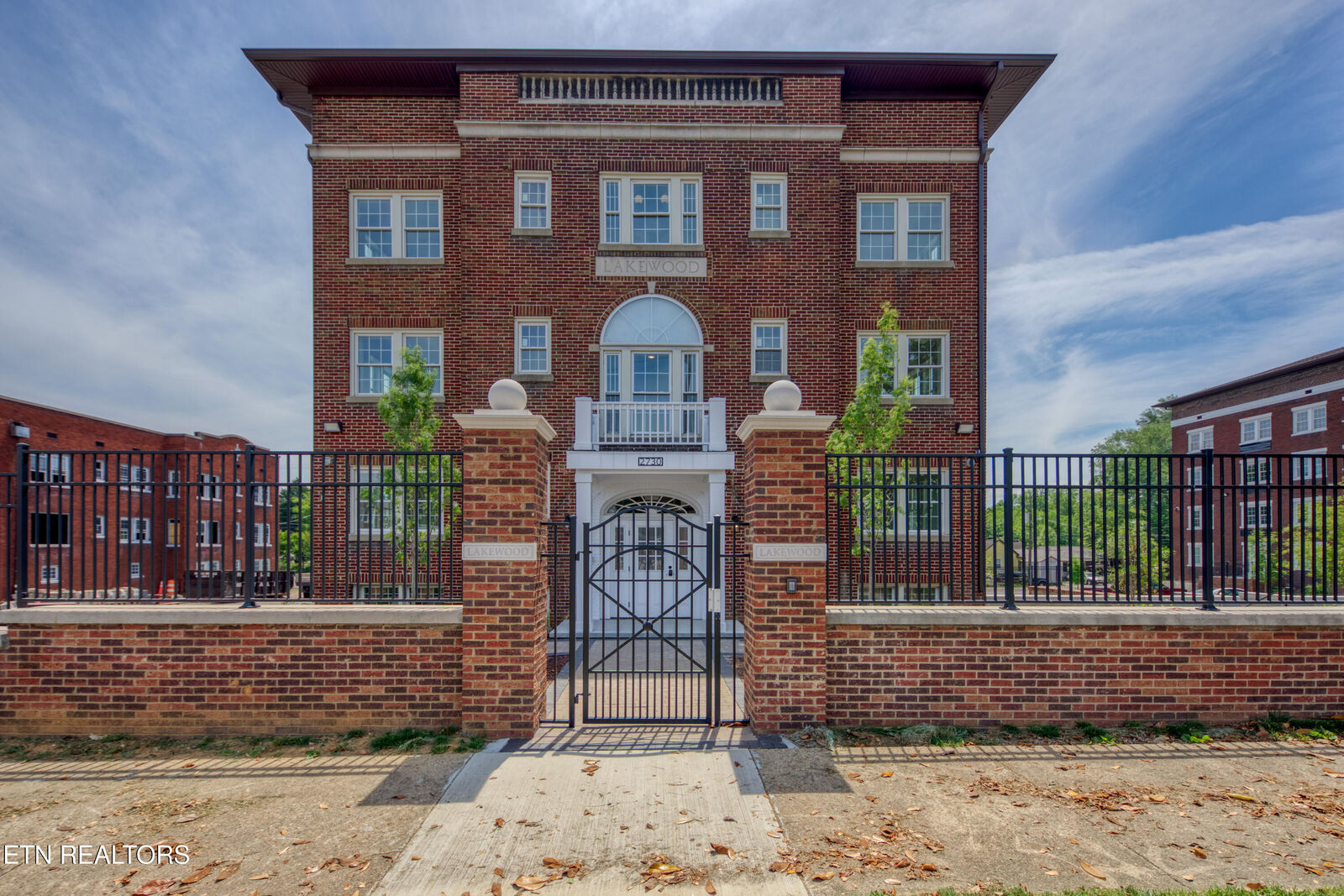 Property Photo: 2730 E Magnolia Ave 303 TN 37914