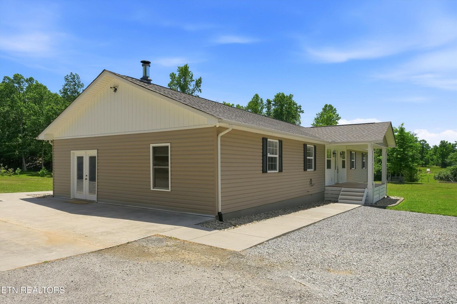 Property Photo: 362 County Road 189 TN 37322