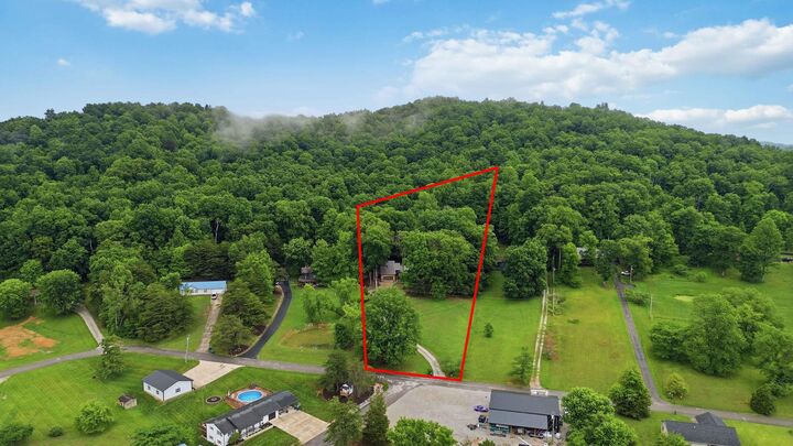 Property Photo:  230 Whispering Oaks Drive  KY 42503 