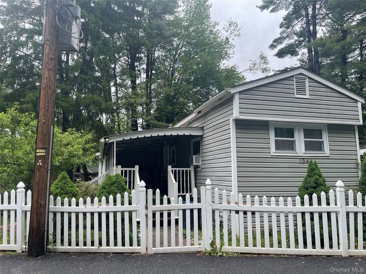 Property Photo: 136 Quaker Rd Trailer Park NY 10970
