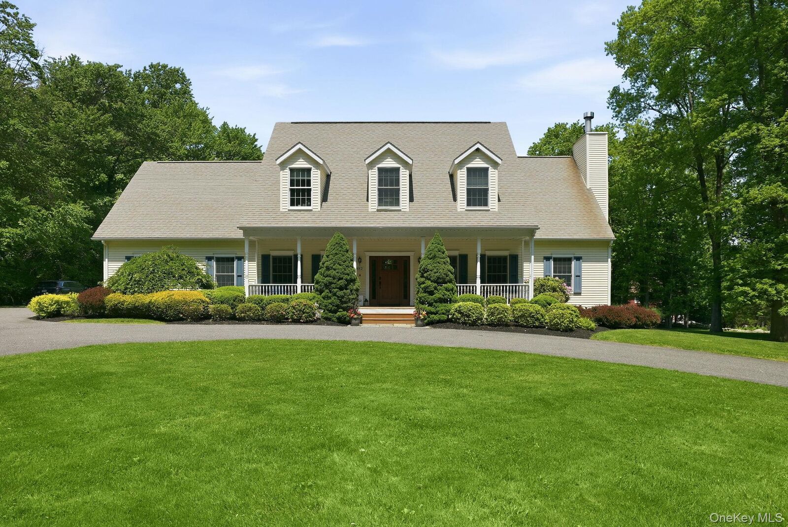 Property Photo:  882 Kipling Drive  NY 10598 