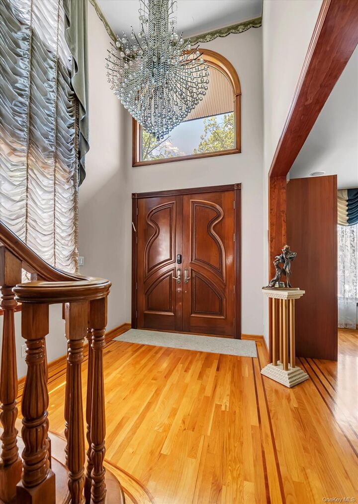 Property Photo:  18042 Aberdeen Road  NY 11432 