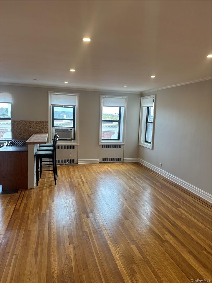 Property Photo:  300 Main Street 6K  NY 10601 