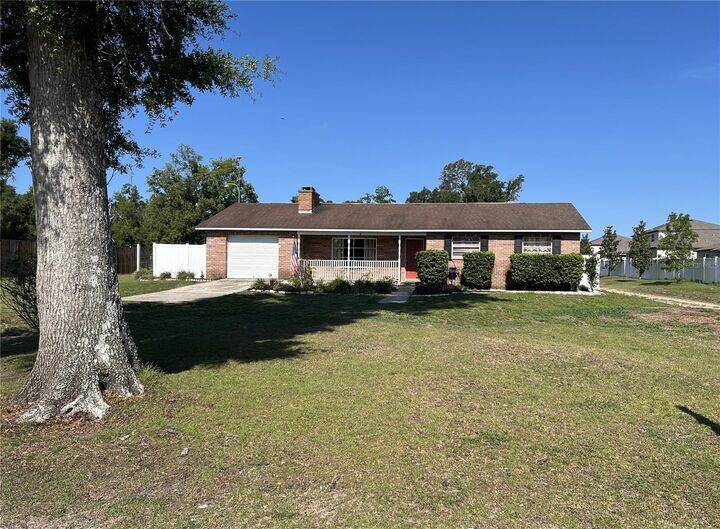 Property Photo: 6221 Lullabye Lane FL 33541
