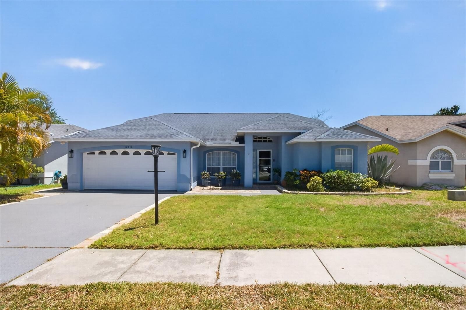 Property Photo: 12611 Pineforest Way E FL 33773