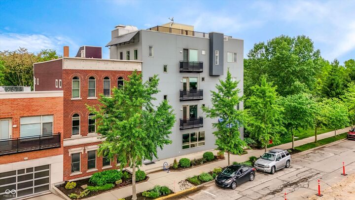 Property Photo:  1030 Jackson Street  IN 47201 