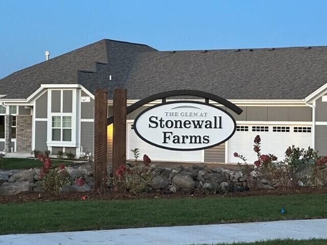 Property Photo:  868 S Verona Cir  WI 53024 